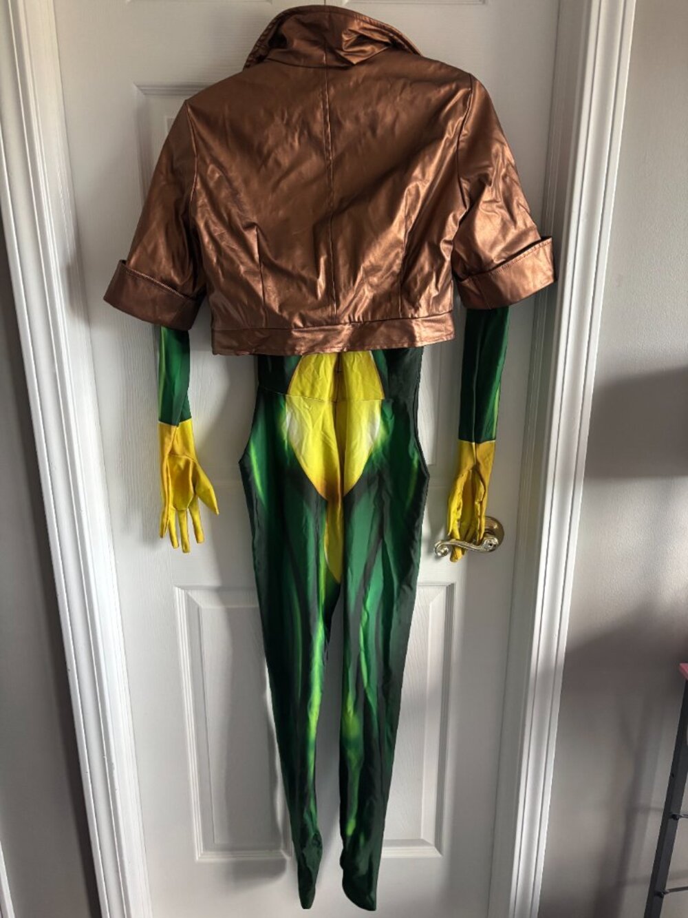 Rogue X-Men Women's Costume Cosplay + Wig & Headband - Picture 4 of 10